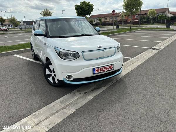 Kia Soul EV Plug - 10