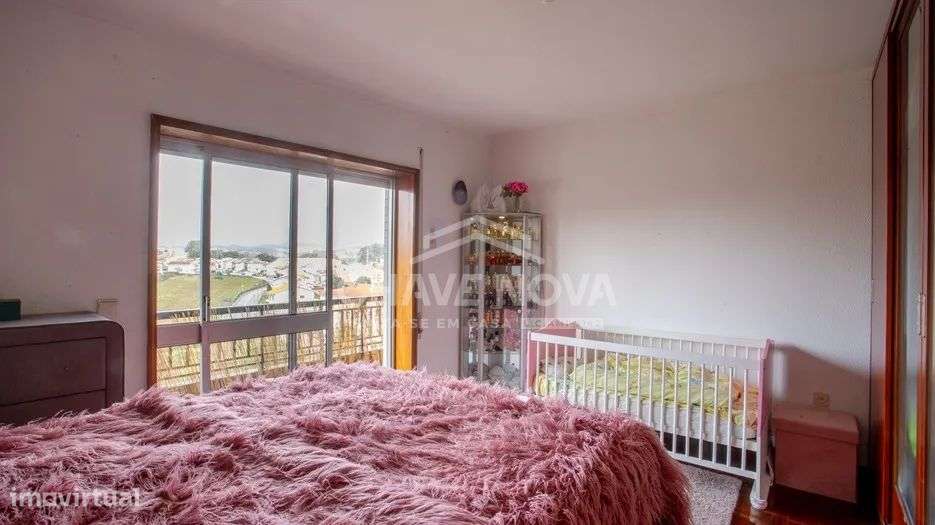 Apartamento T2 com Varanda e Garagem em Gondomar-9