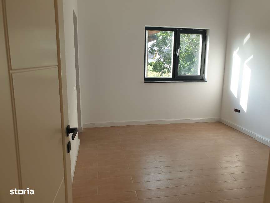 Casa individuala ultramoderna cu 4 camere HOLBOCA - IASI -480 mp teren-10