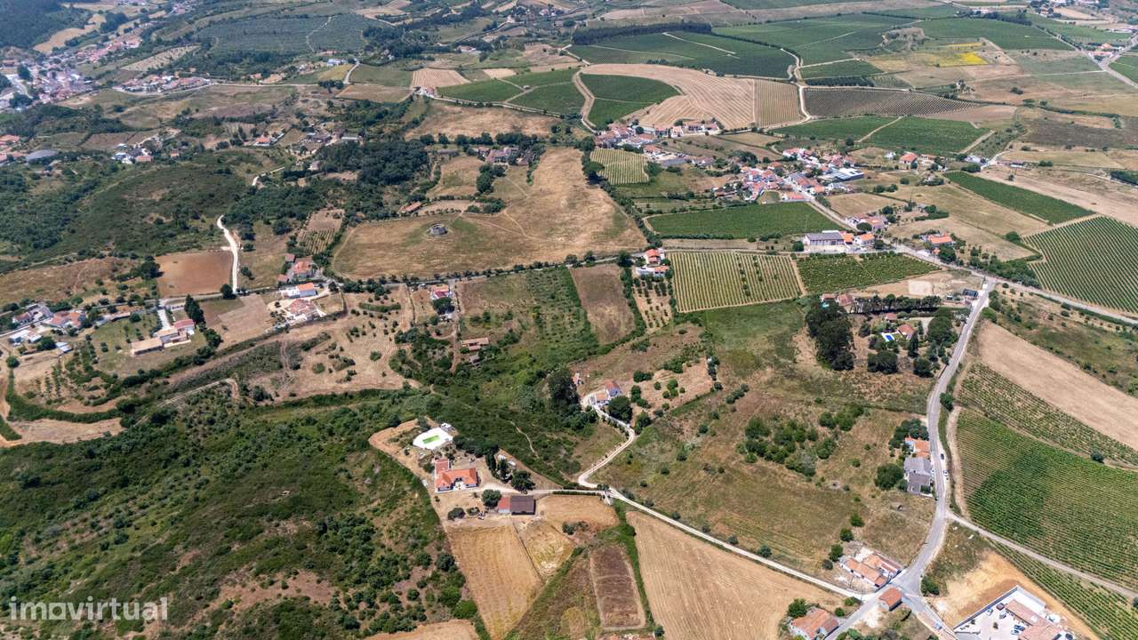 Oportunidade Única de Investimento em Terreno com Potencial Agrícola e-6