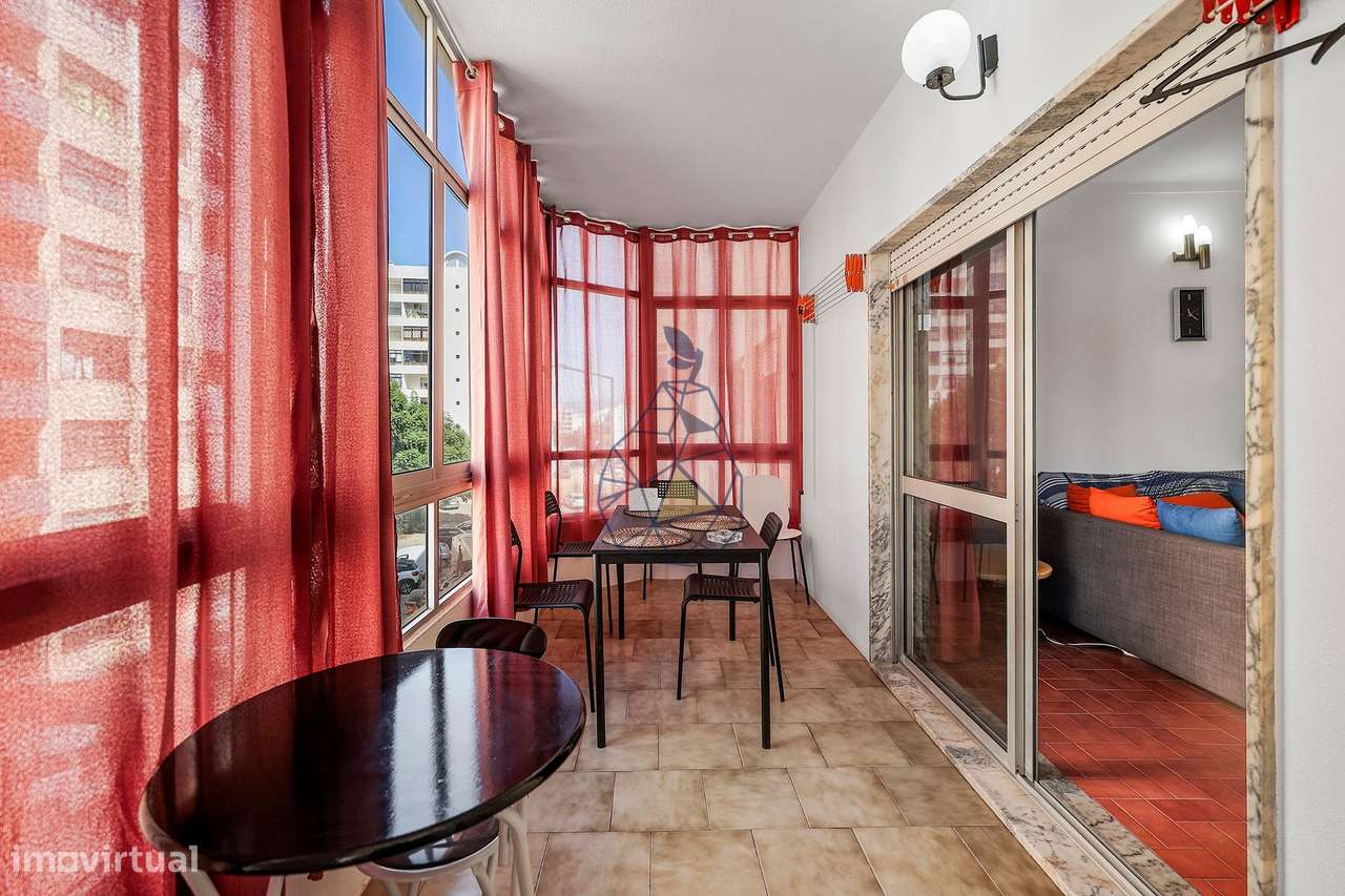 Apartamento T2 com Garagem e Elevador — Portimão-9