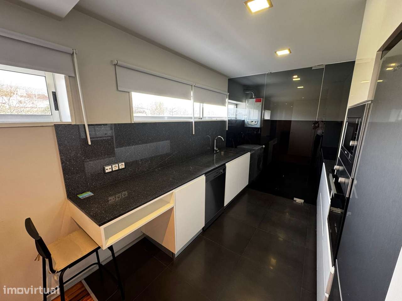 Arrenda-se T1 – Excelente Localização e Totalmente Mobilado - Grande imagem: 5/17