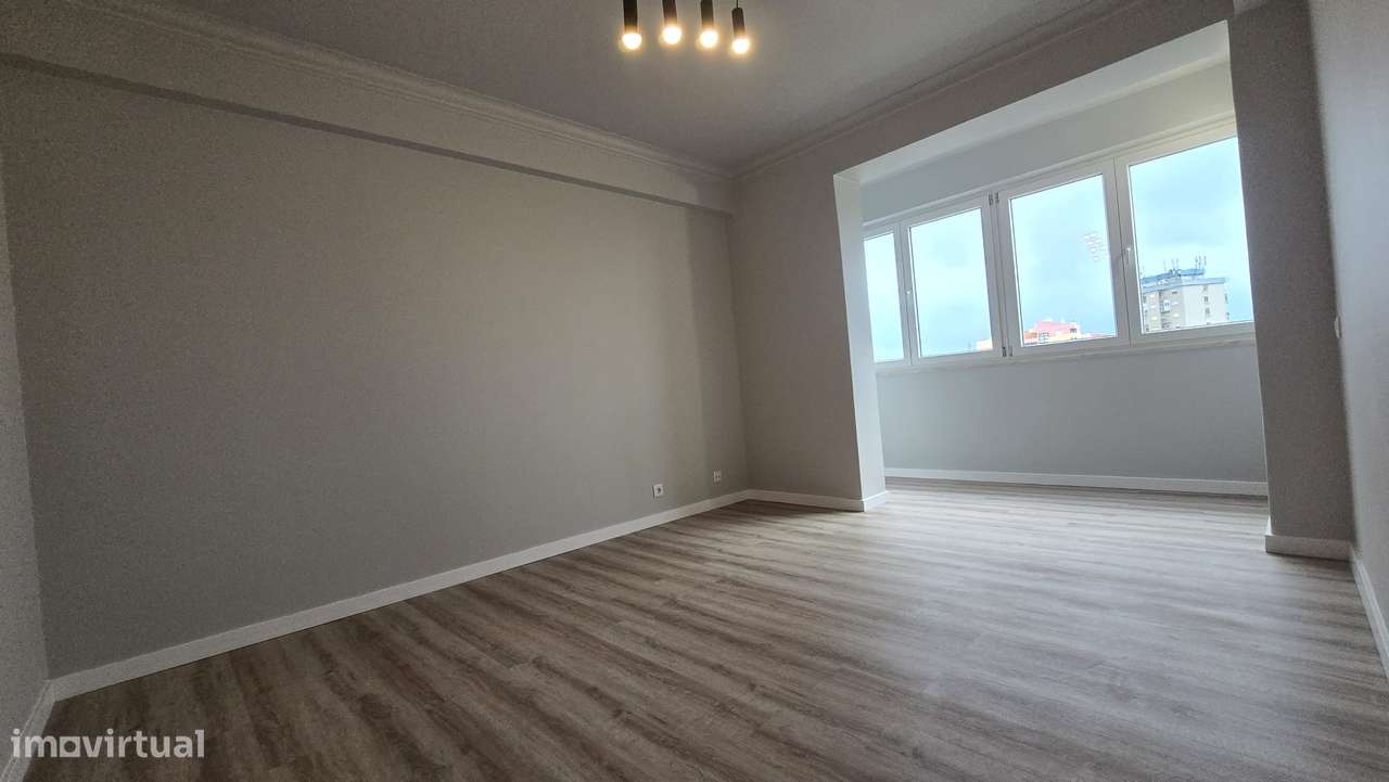 T2 Remodelado no Coração de Setúbal – Onde a Vida Tem Mais Cor-15