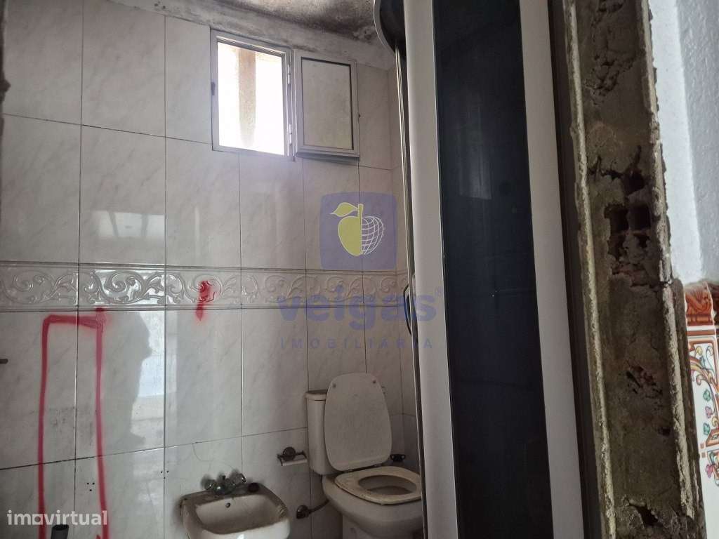 Moradia para Remodelação Total – Excelente Oportunidade de Investiment - Grande imagem: 2/12