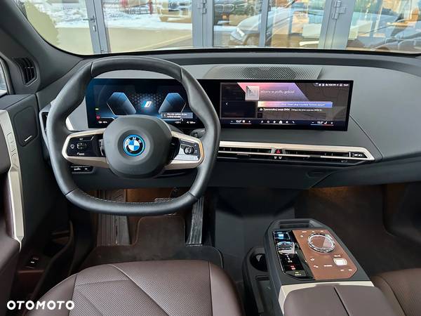 BMW iX xDrive40 - 8