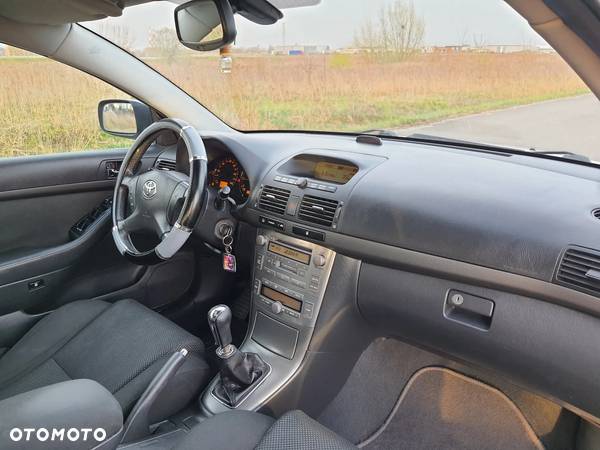 Toyota Avensis 1.8 VVT-i Sol - 6