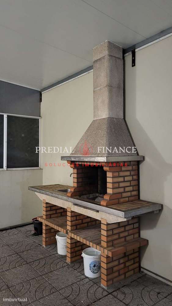 Moradia T4 com Jardim, Terraço, Garagem Dupla e Área de Barbecue — Exc-30