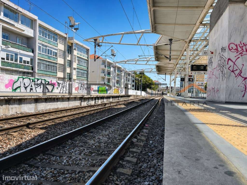 Espaço comercial com uma localização estratégica junto à Estação de...-5