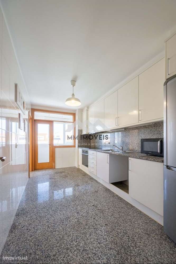 Apartamento T2 | Senhora da Hora | METRO | Garagem | Arrumo-13