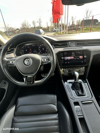 Volkswagen Passat - 12