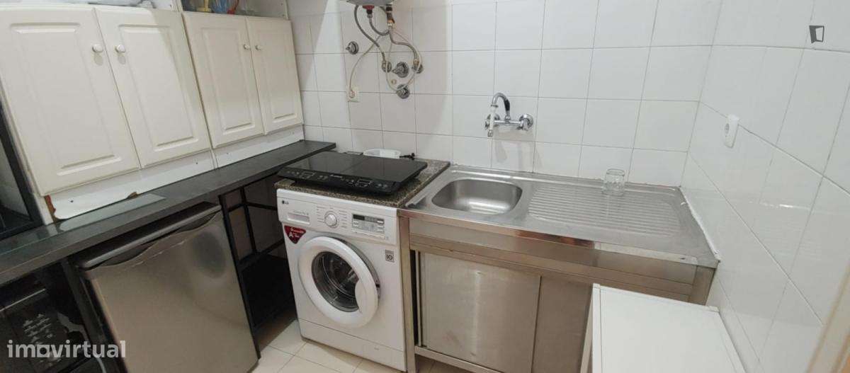 Quarto - localizado em Xabregas Lisbon - Grande imagem: 2/4