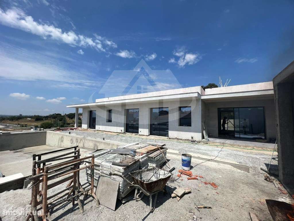 Moradia T4 térrea com piscina, jacuzzi, ginásio e cinema no Cartaxo... - Grande imagem: 4/60