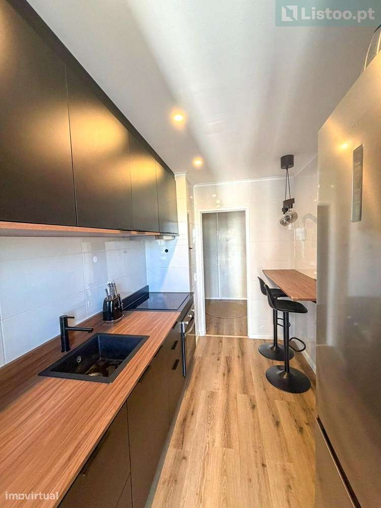 Apartamento T2 Santo António dos Cavaleiros-10