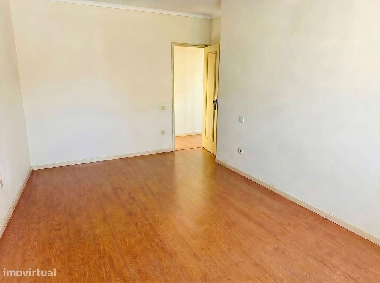 Espaçoso T2+1, mais sótão e lugar garagem no coração de Valongo-10