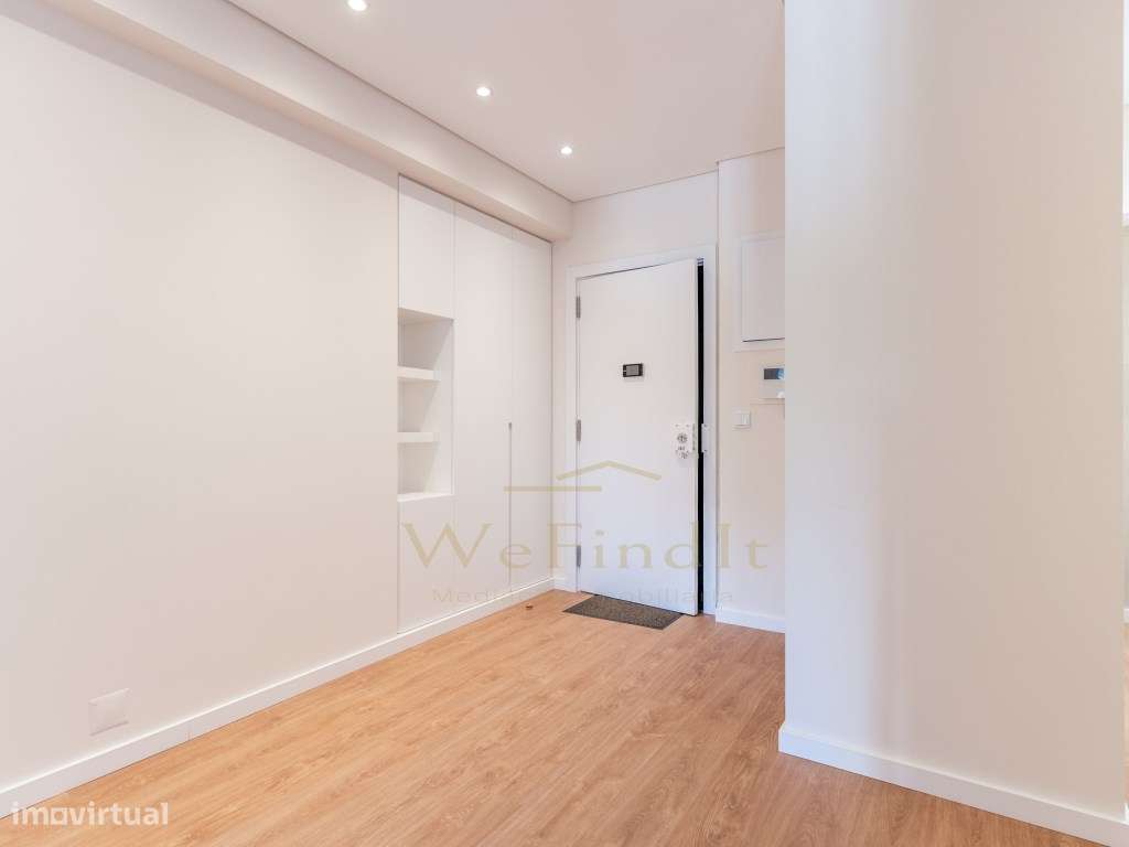 Apartamento T1 remodelado num condomínio com garagem, piscina e jar...-5