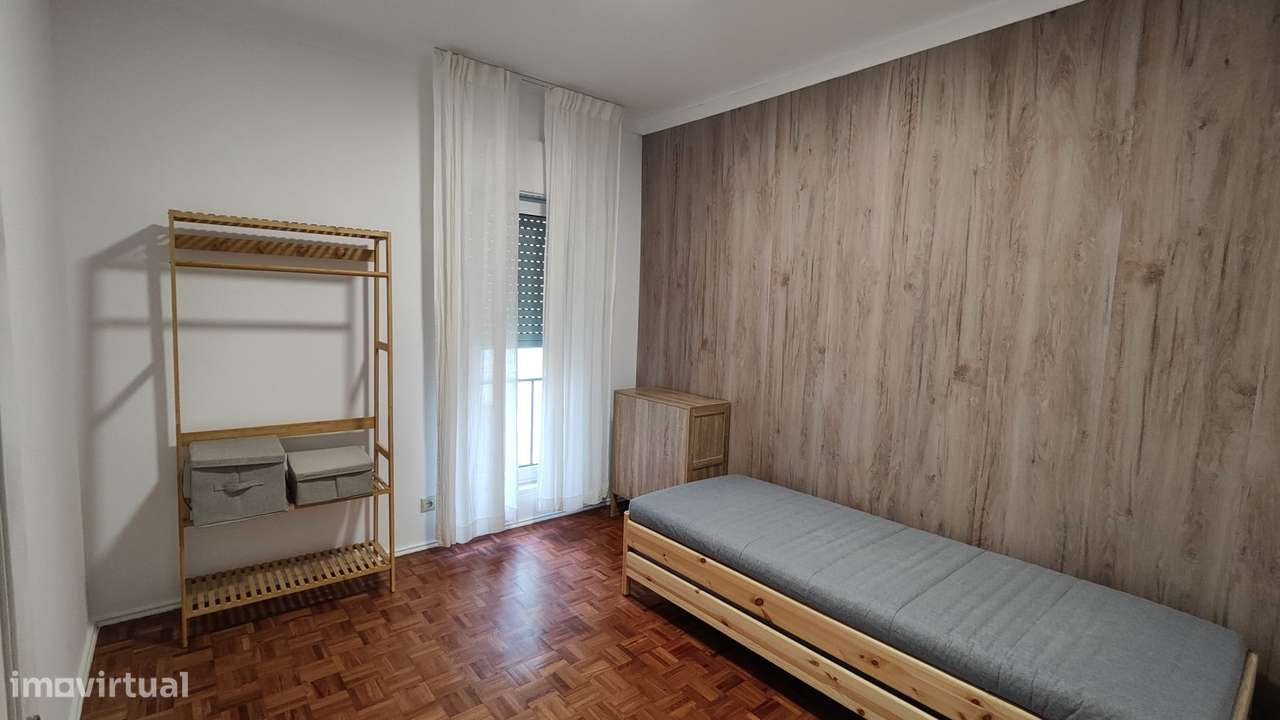 T2 com varanda em Carcavelos, pronto a habitar - Grande imagem: 4/9