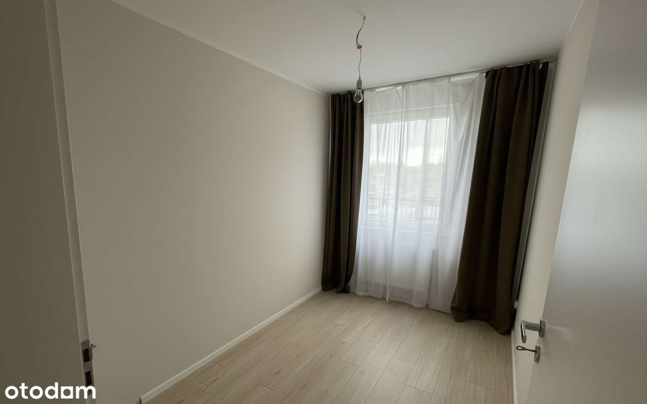 Rabaty na koniec roku_Zobacz na żywo_Parking_komórka_22min do Gdańska - Pełny obrazek: 4/4