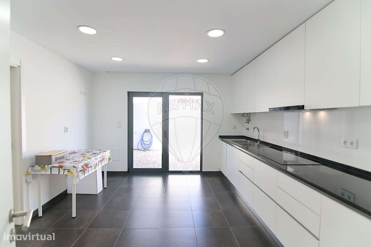 Moradia T4 para venda-12