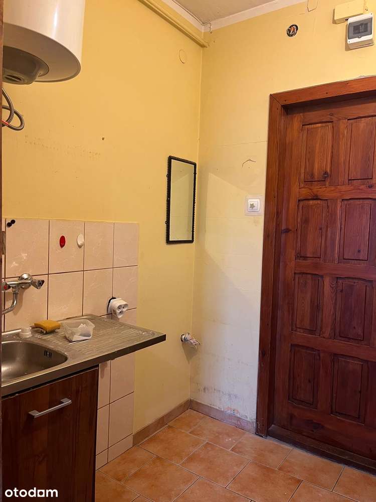 Kawalerka do remontu !-6