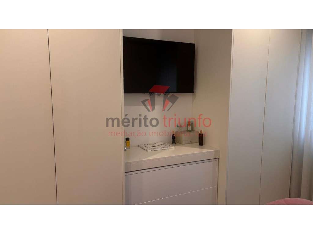 Excelente Apartamento c/ 3 Suites no Centro de Famalicão-22