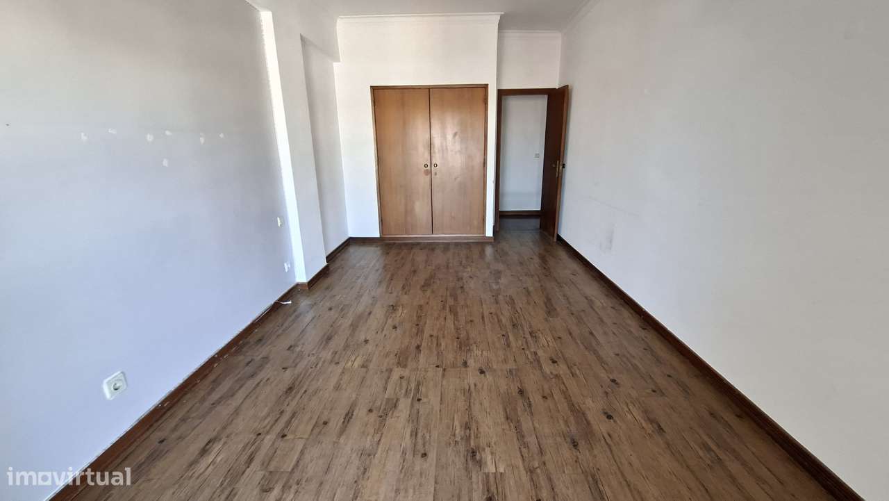 Apartamento T3 com 145m² no centro de Setubal-11