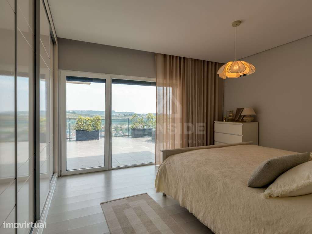 Penthouse T3 com terraço - Oeiras-39