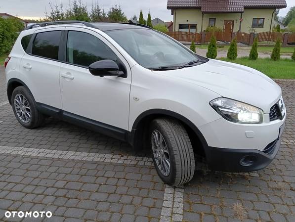 Nissan Qashqai 1.6 DCi DPF tekna - 13