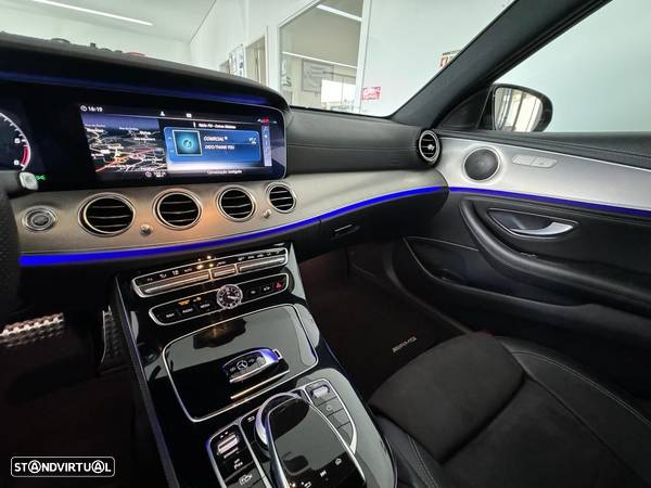 Mercedes-Benz E 300 D AMG Line - 20