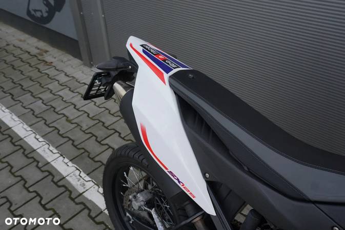 Aprilia SX - 6