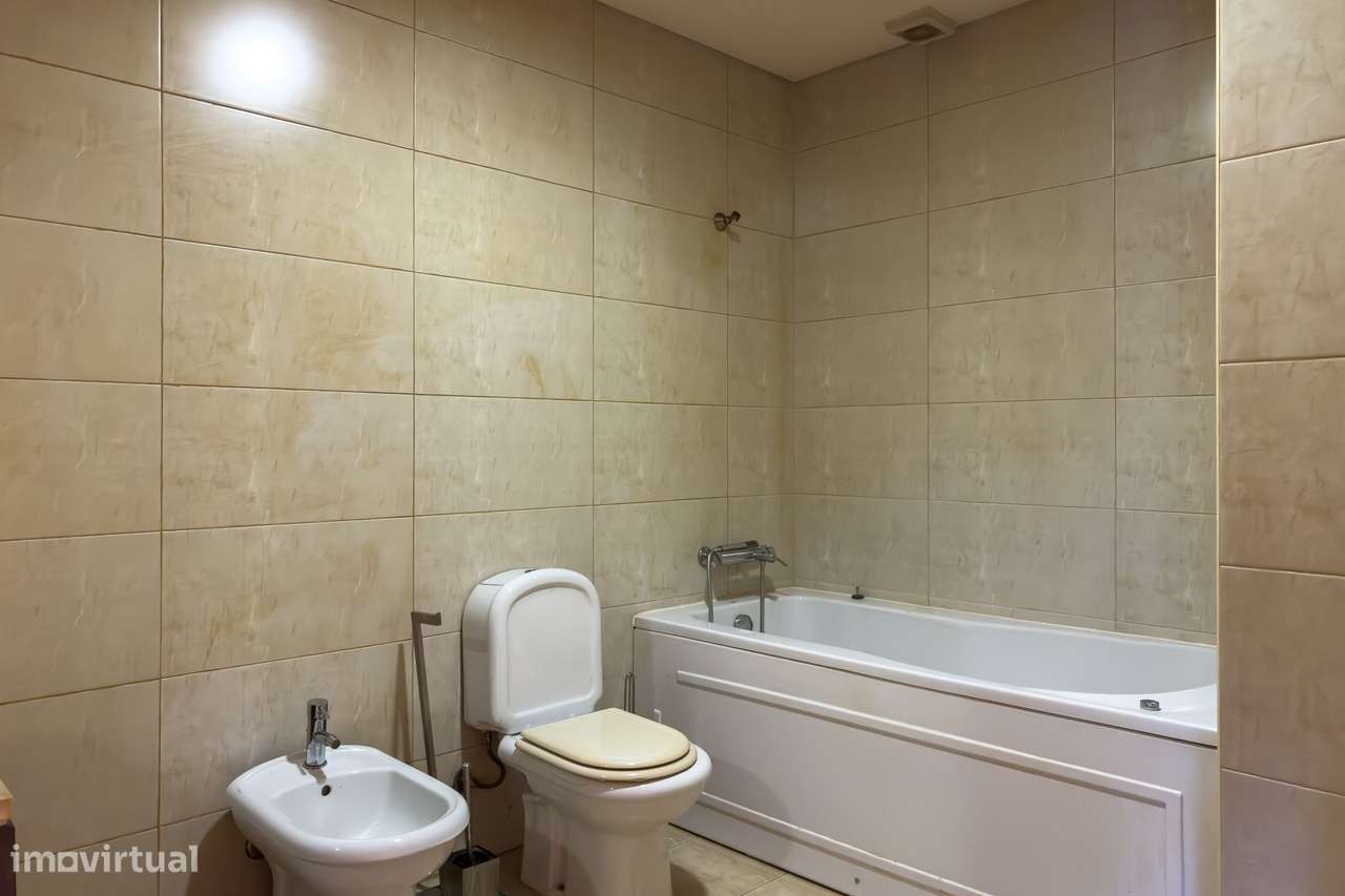 Apartamento T2 com Terraço e Garagem Fechada – Ferreiros, Amares-8