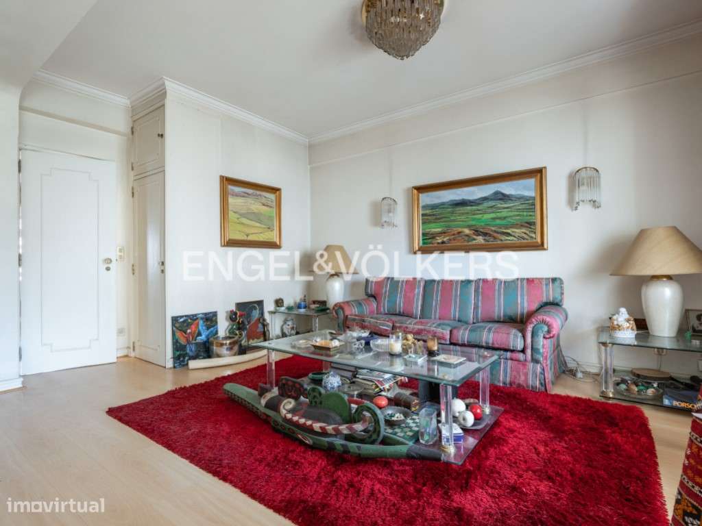 T3 espaçoso em Benfica com varanda e excelente luz natural - Grande imagem: 5/25