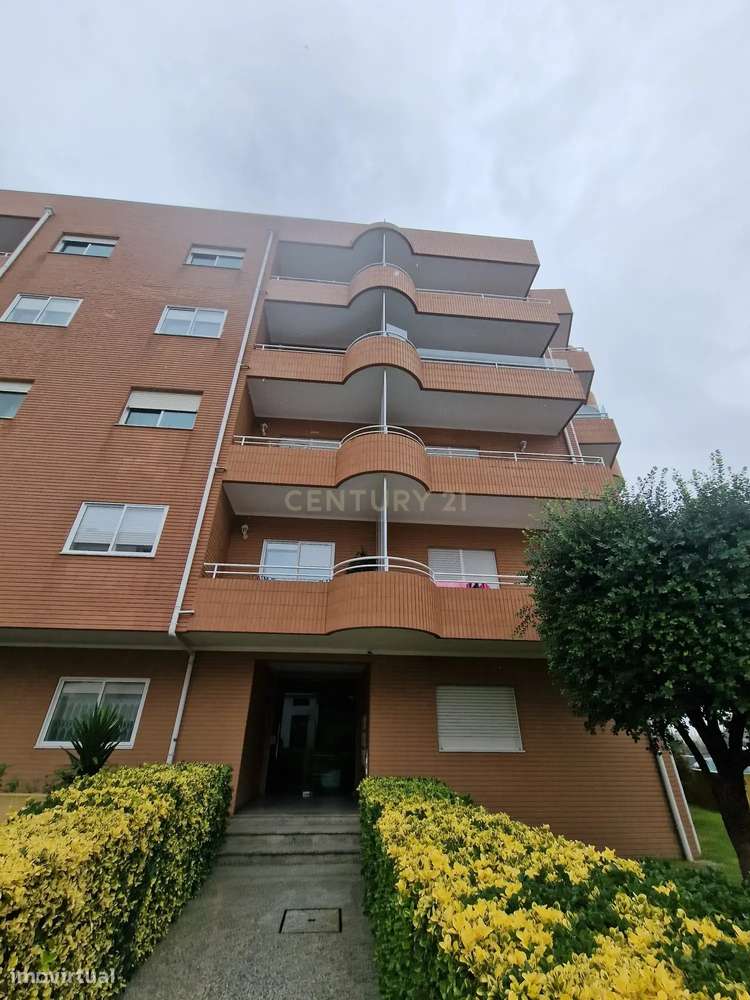 Apartamento T2 em Rio Tinto, Gondomar com box fechada e boas áreas - Grande imagem: 3/24