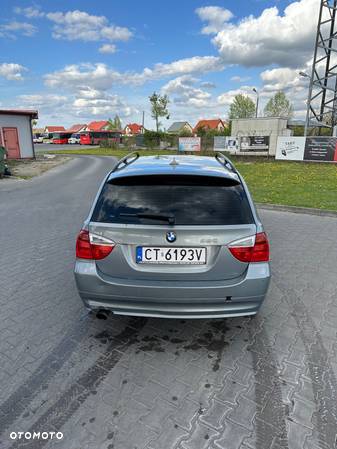 BMW Seria 3 320i - 7