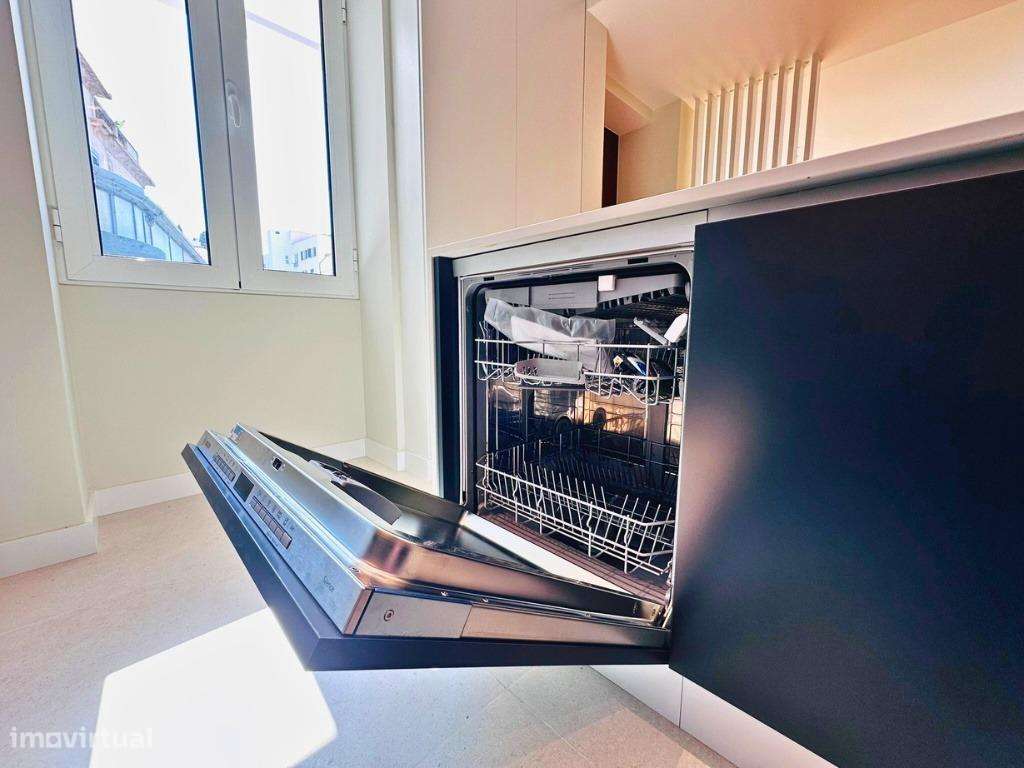 Moradia T3 Moderna com 3 Suítes no Centro do Funchal – Zona do Til-9