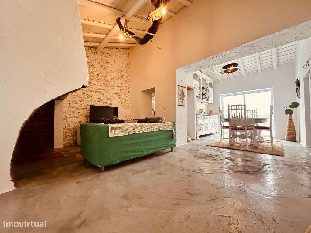 Moradia T2, inserida em lote com 1125 m2 com piscina, em Santiago M...-9