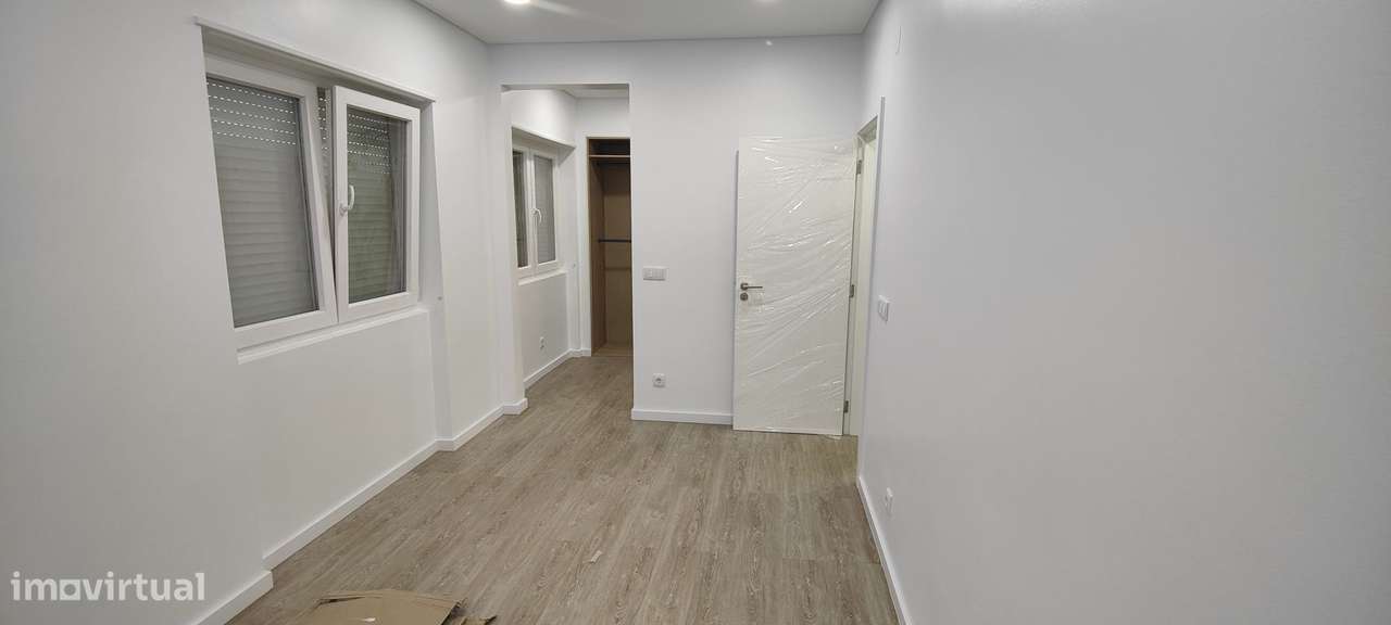 T-2 TOTALMENTE RENOVADO E EQUIPADO COM SUÍTE E CLOSET - RESERVADO --22