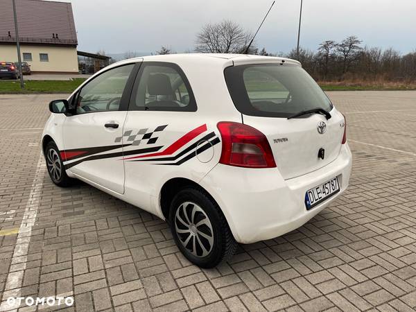 Toyota Yaris 1.0 Luna - 4