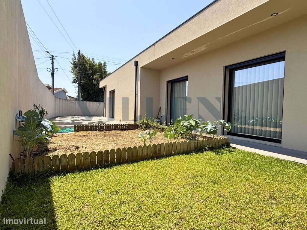 Moradia Térrea de Excelência | Contemporânea | Centro da Trofa-26