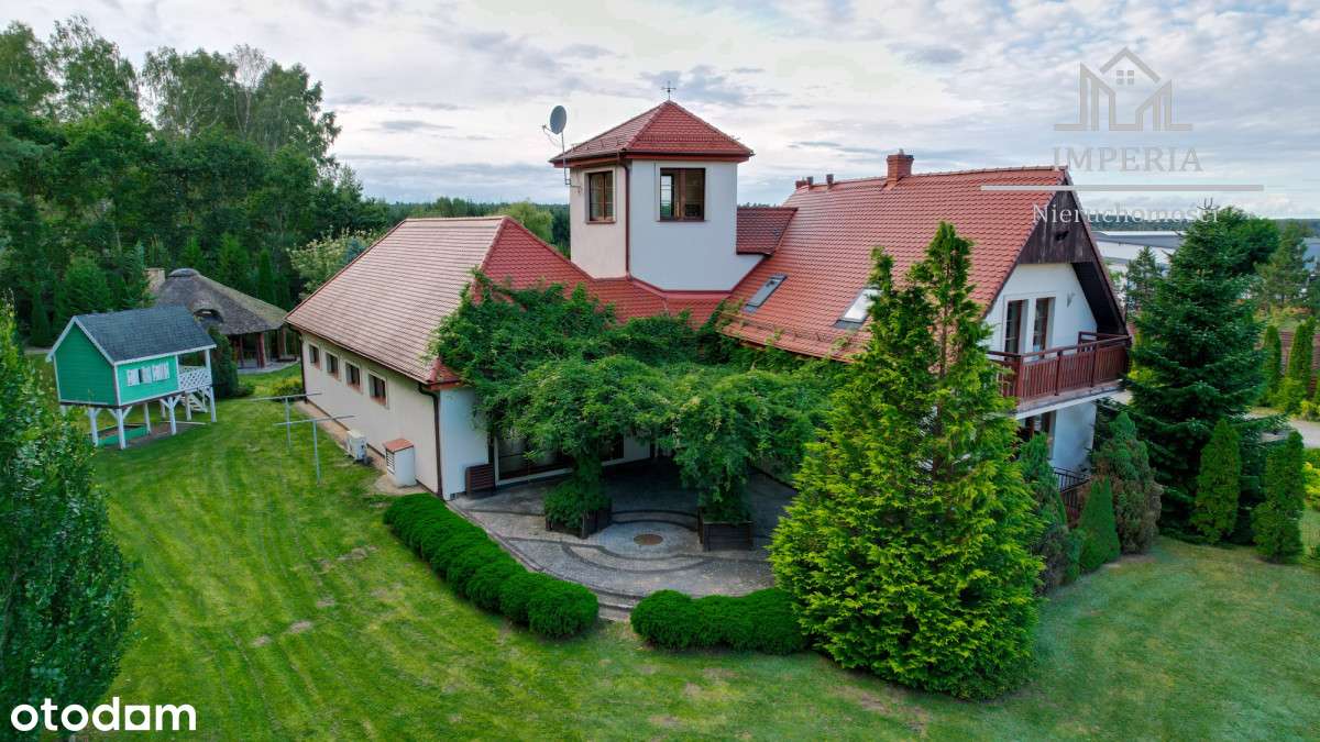 Rezydencja z prywatnym basenem i ogrodem | Koźmin-6