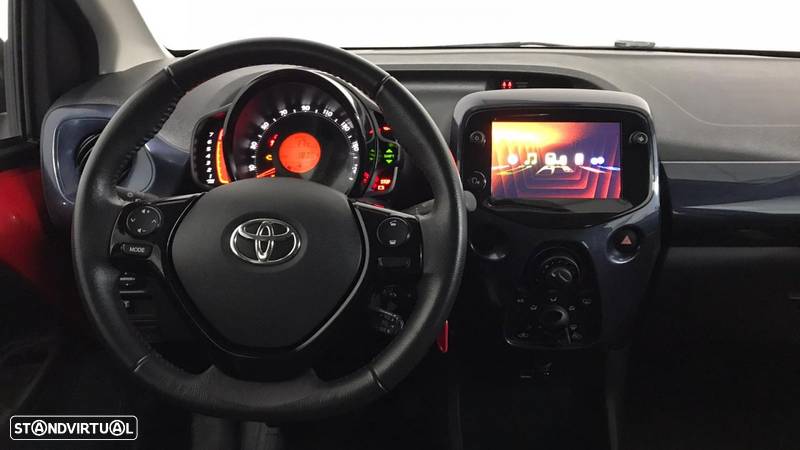 Toyota Aygo 1.0 X-Play Plus - 8