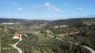 Terreno urbano em Aljezur para Armazéns e Habitação