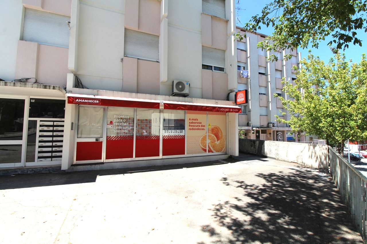 Excelente Loja com 2 Pisos – Zona Central-7