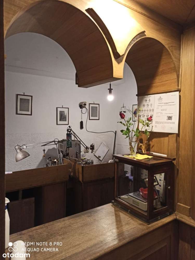 W Rynku w Sukiennicach nietuzinkowy lokal polecam!-7