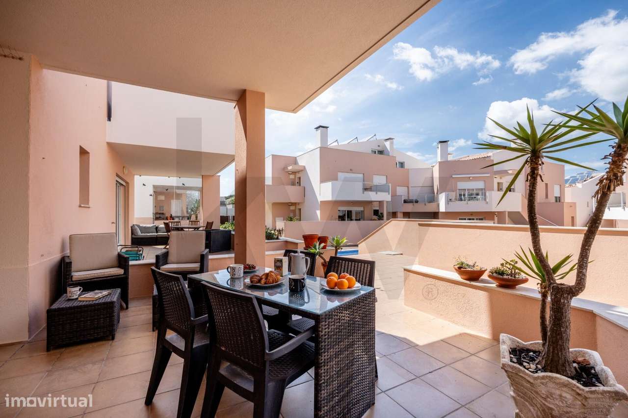 Burgau: Apartamento T2 mobilado e equipado, com piscina e estacionamen - Grande imagem: 4/26