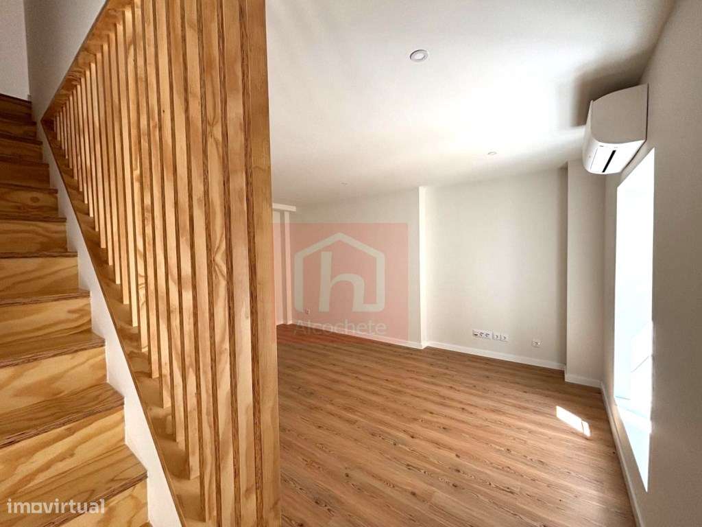 Apartamento duplex T2 no centro histórico Alcochete-10