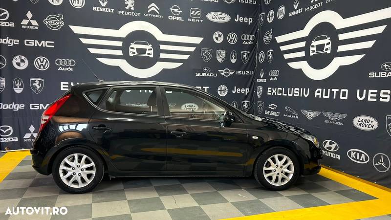 Hyundai I30 1.6 CRDi CLASSIC - 6