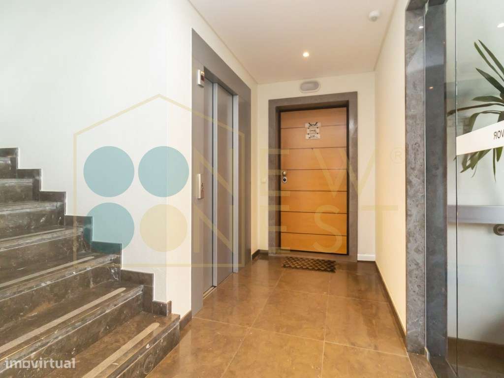 Apartamento T4 com Terraço, 3 varandas, 2 Parqueamentos e Arrecadaç...-56