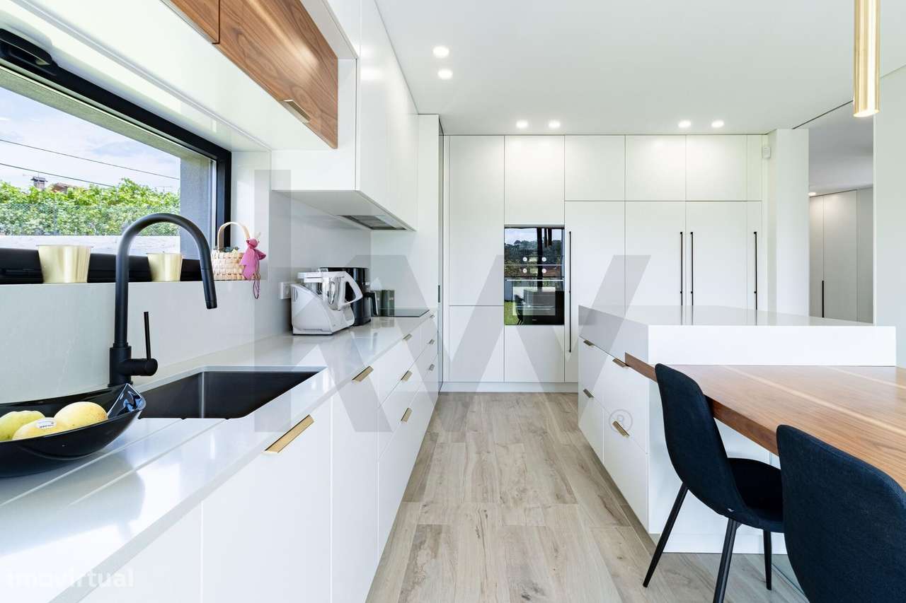 Moradia Térrea de Luxo com Piscina, Onde o Sonho se Torna Realidade-10