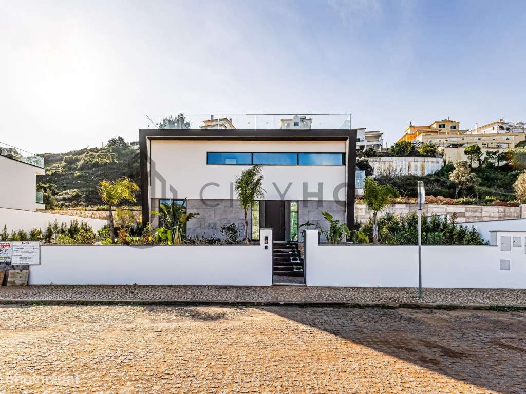 Moradia T4 Isolada com Piscina - Grande imagem: 2/60