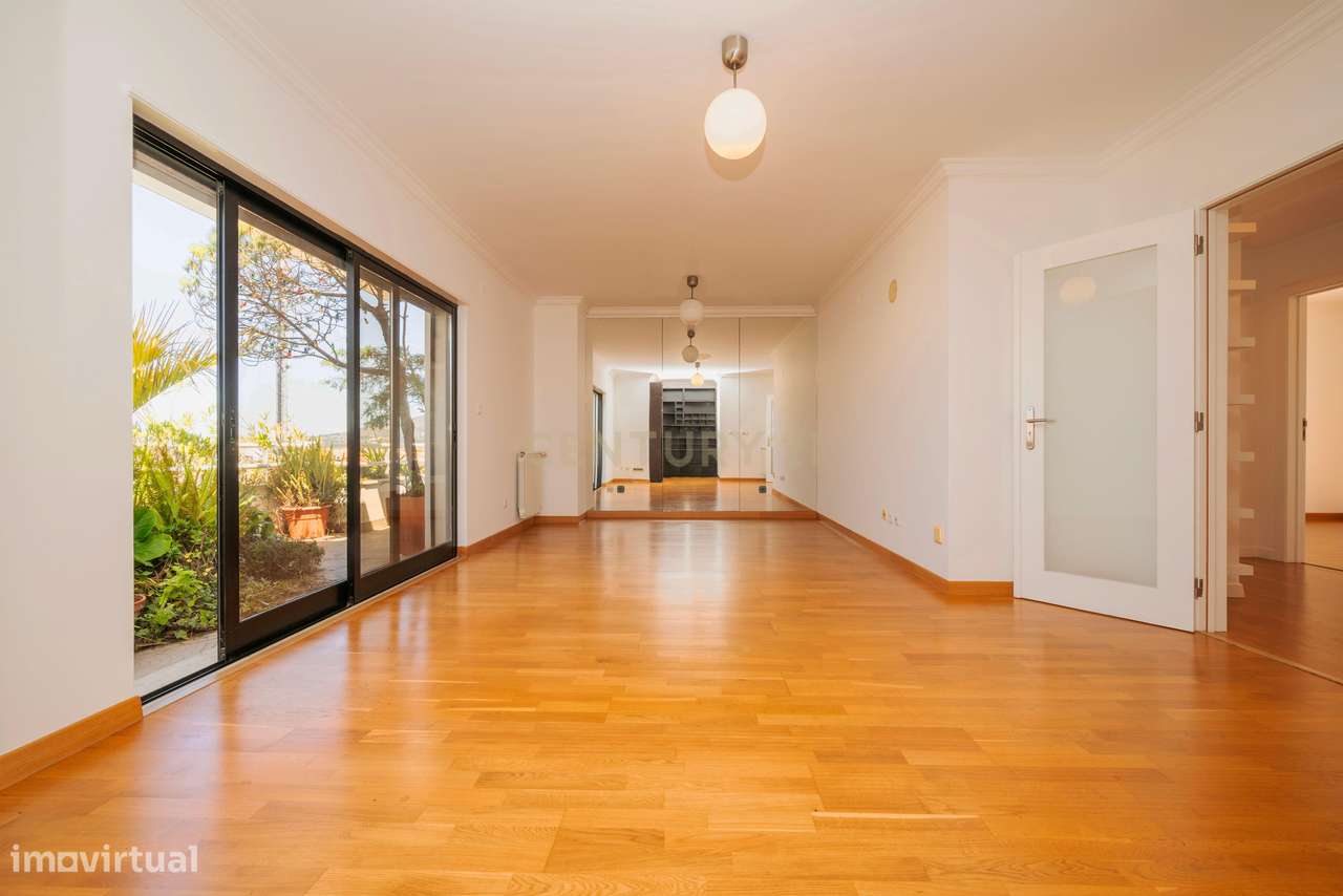 Excelente Penthouse T1 com Vista Panorâmica - Grande imagem: 2/27